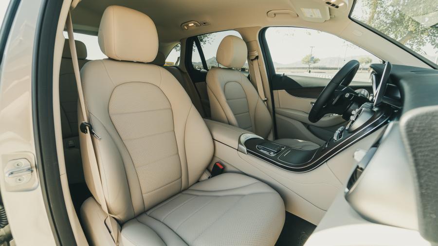 Интерьер Mercedes-Benz GLC300 (X253) 2019 года  (NA) (фото 11 из 33)
